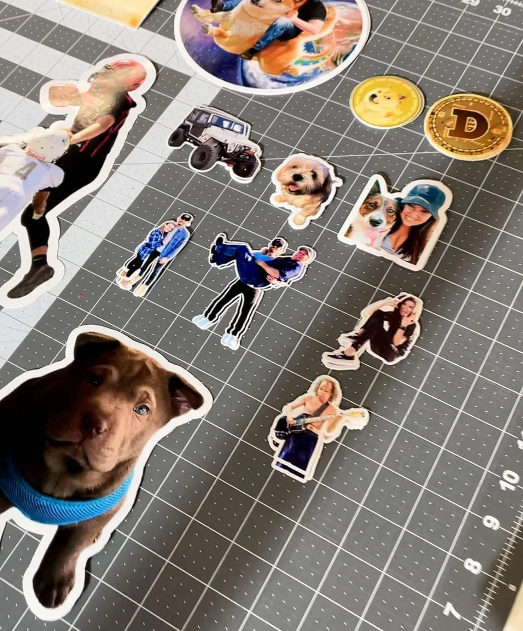 100pcs Custom Sticker Your Logo Text Tag PVC Label Vinyl Waterproof Computer Luggage Self Adhesive Personalized Die Cut Stickers