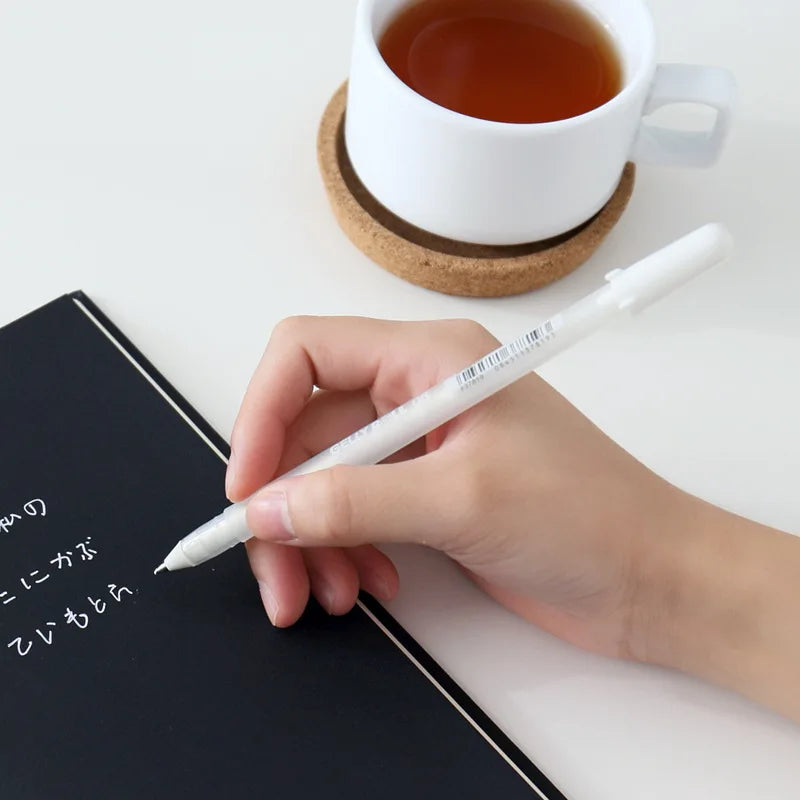 1Pc Sakura Gelly Roll Gel Pen White Color 0.5/0.8 /1.0mm High Light Marke Pen Black Cardboard Art Painting Pen White Line Pens