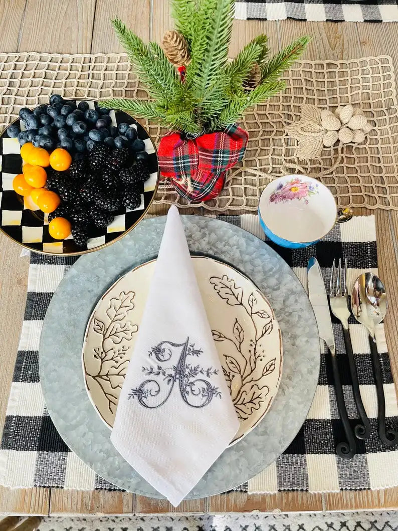 Customized Victorian Monogrammed Embroidered Dinner Napkins Placemat，Elegant Design for Wedding, Party, Gift