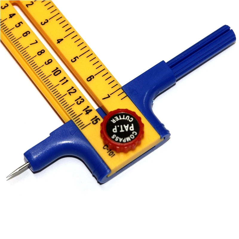 The circular cutter can adjust the button of the DIY circular paperboard cutting tool badge to make the circular cutter