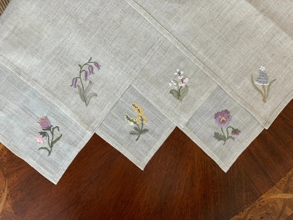 Varieties Flower,  Garden Embroidered Linen Look Floral Napkins, Placemats, Table Napkin, Hotel, Airbnb, Gift Restaurant