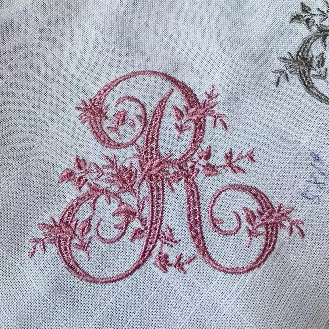 Customized Victorian Monogrammed Embroidered Dinner Napkins Placemat，Elegant Design for Wedding, Party, Gift