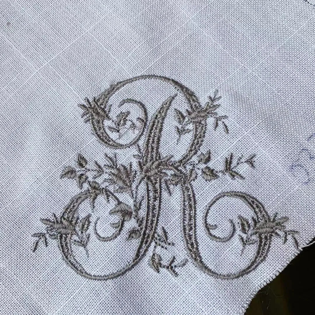 Customized Victorian Monogrammed Embroidered Dinner Napkins Placemat，Elegant Design for Wedding, Party, Gift