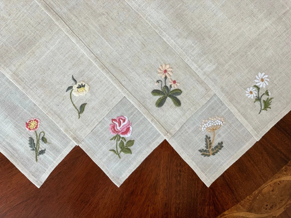 Varieties Flower,  Garden Embroidered Linen Look Floral Napkins, Placemats, Table Napkin, Hotel, Airbnb, Gift Restaurant