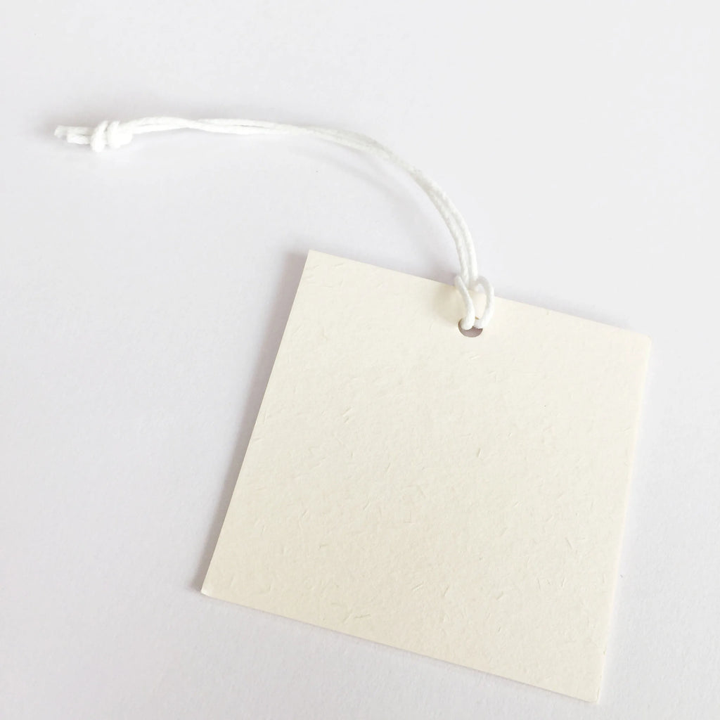 200pcs Custom Vintage Paper Hangtag Clothing Price Size Hang Tag 400g 800g Wood Paper with CMYK Logo Printing Recycled Cardboard