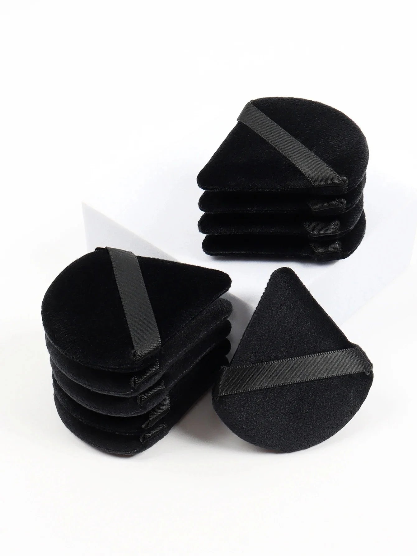 Reusable Black Triangle Velvet Powder Puff Soft Facial Blending Sponge, Multipurpose Foundation Cosmetic Sponge for Daily Makeup
