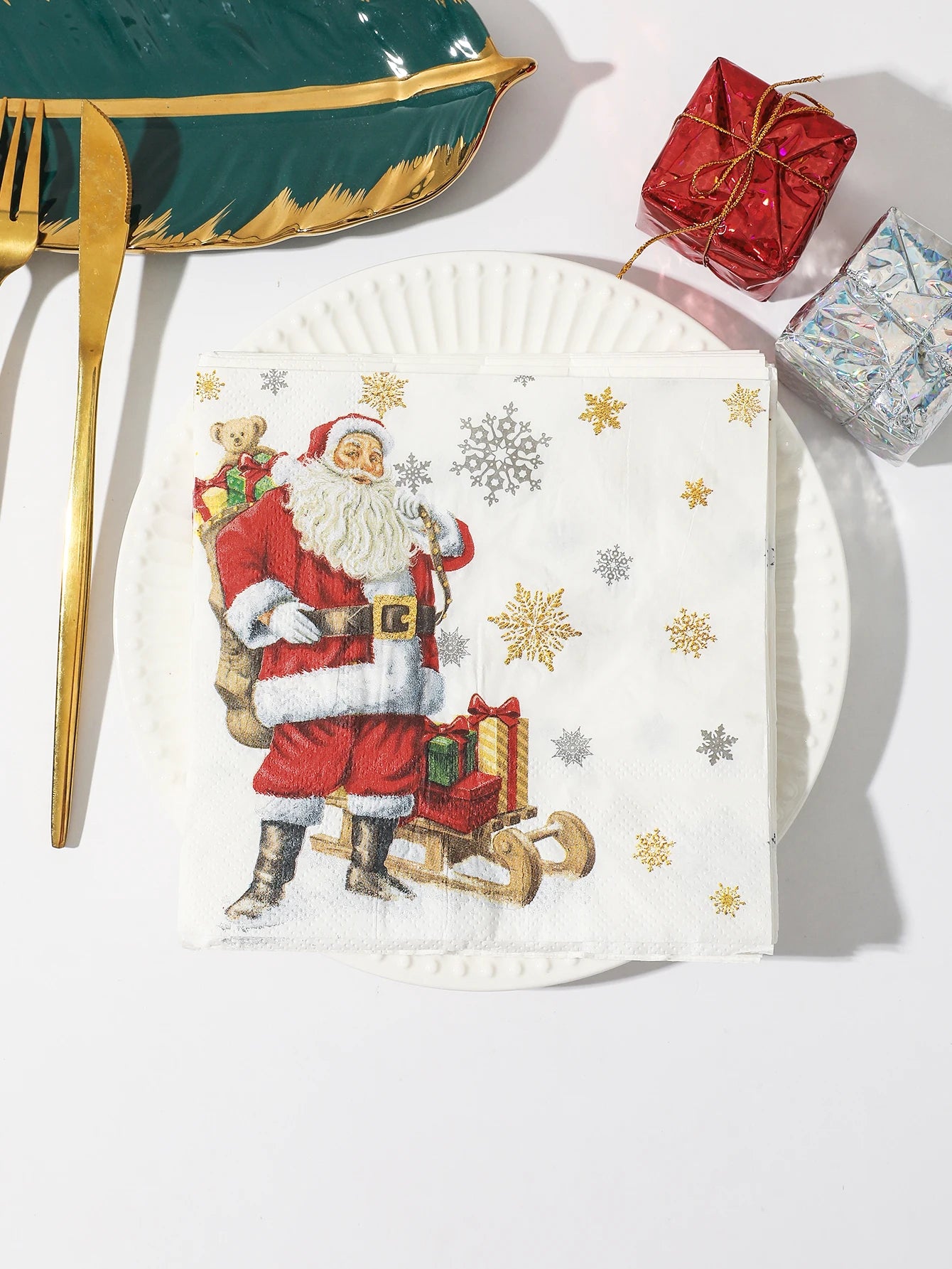 Christmas Party Napkins Disposable Dinner Serviettes Santa Claus Christmas Tree Gifts Flower Element Style Art Decoupage Napkins