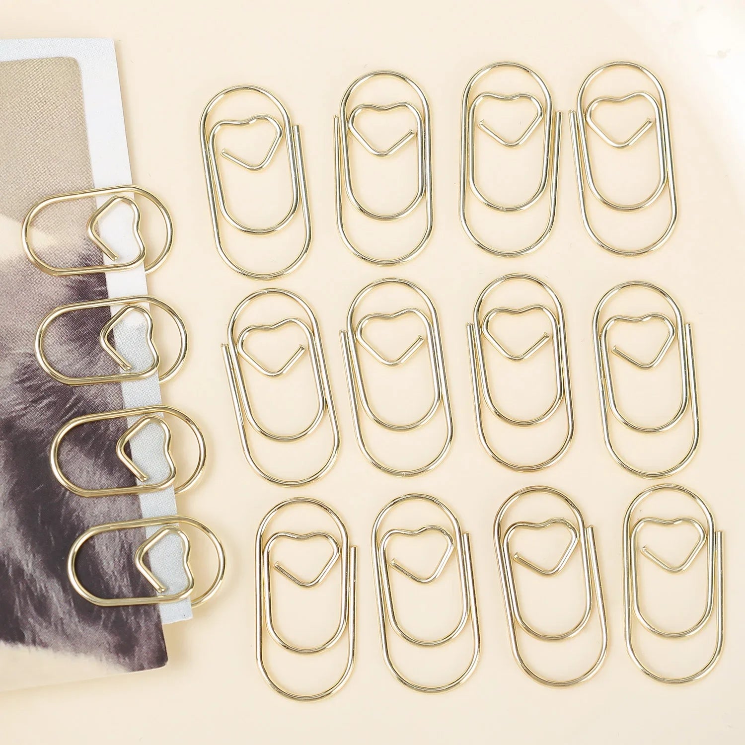 50/100Pcs 20mm Mini Metal Paper Clip Gold Heart Shape Clip Bookmark Binder Invoice PaperClips Office Supplies Student stationery
