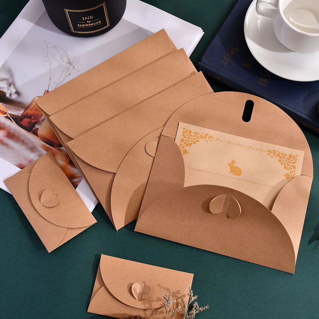 50pcs Japanese Kraft Paper Heart Envelopes - Vintage Ins Aesthetic for Couples Love Letters, European Style Creative Pouch