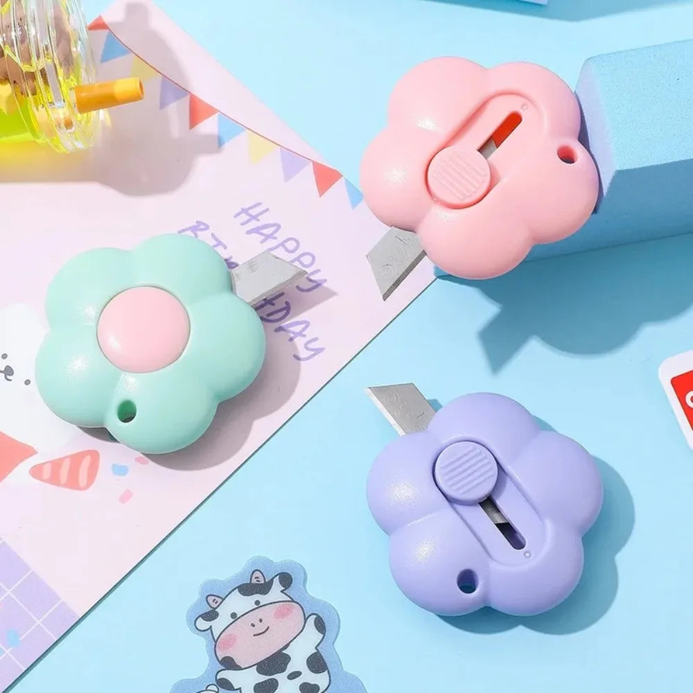 Lovely Flowers Portable Utility Knife Paper Cutter Cutting Paper Razor Blade Letter Envelope Opener Knife Office Stationery