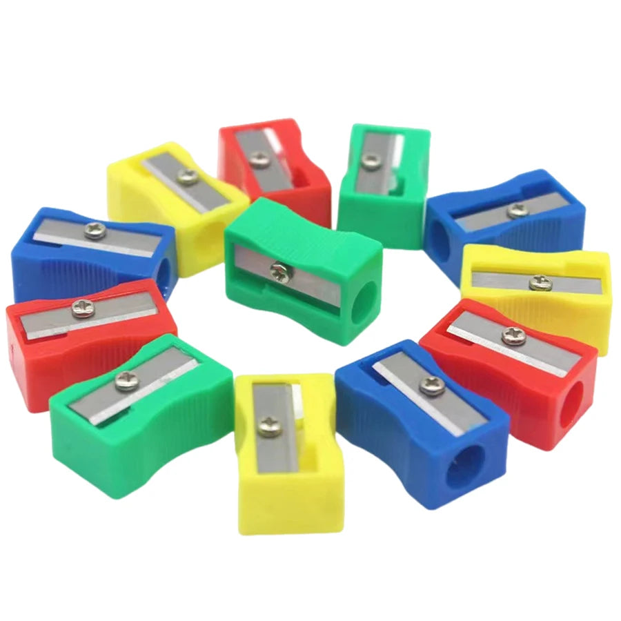 50/100pcs 2.5cm Mini Color Pencil Sharpener Curved Anti-slip Design Plastic Square Pencil Sharpener School Reward Stationery ﻿