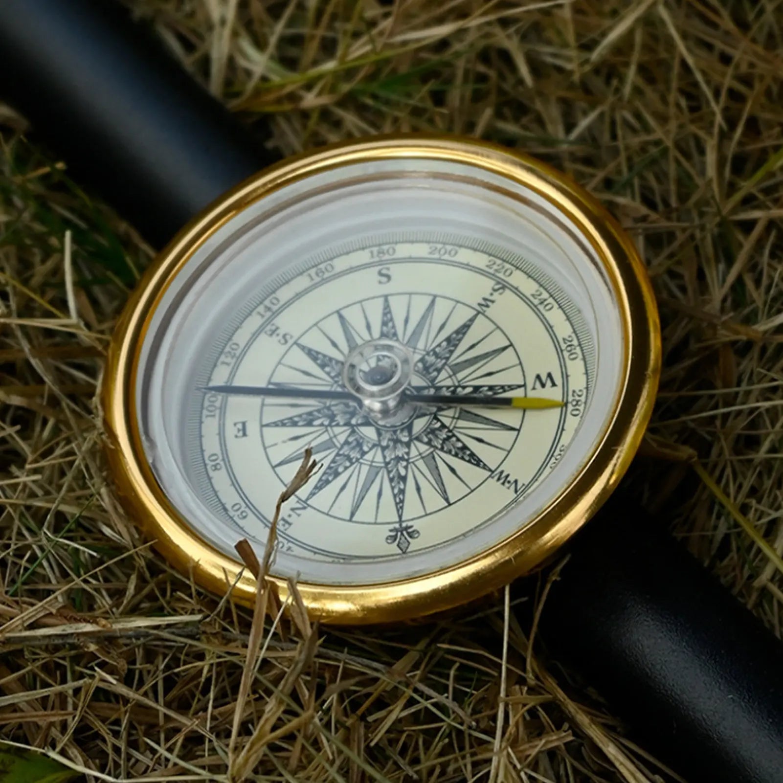 Compasses For Outdoor Adventure Retro Gold Glossy Design Hiking Camping Essential Tool With Metal Glass