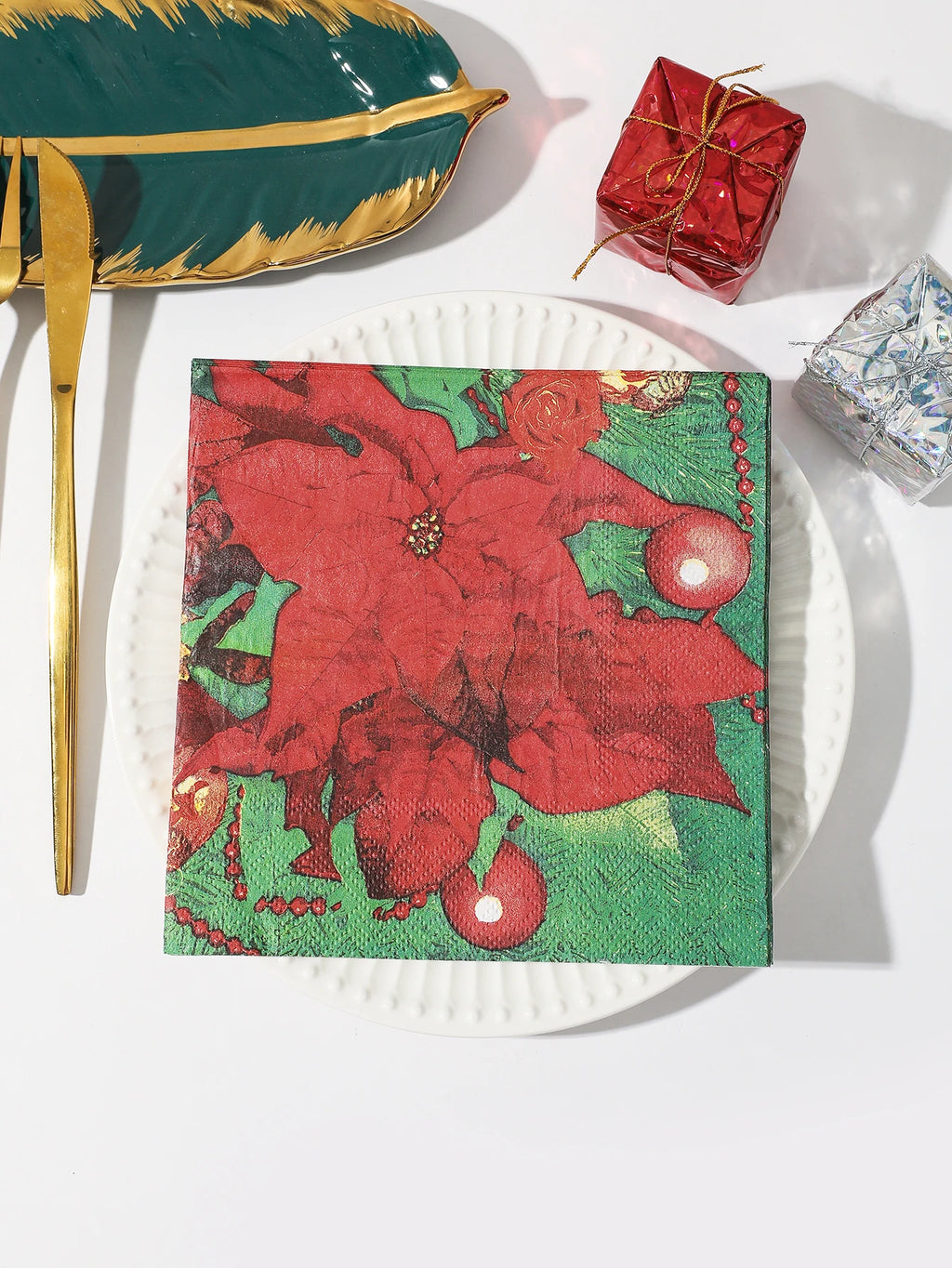 Christmas Party Napkins Disposable Dinner Serviettes Santa Claus Christmas Tree Gifts Flower Element Style Art Decoupage Napkins