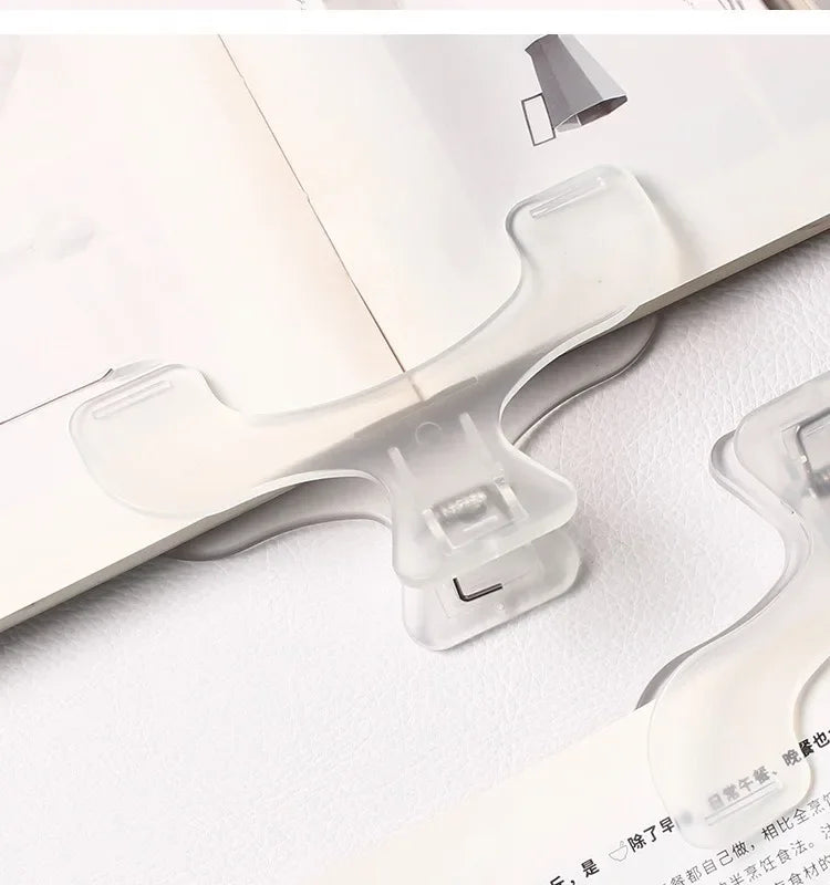 Transparent Plastic Book Clip Simple Reading Aid Fixed Book Holder Bookmarks Creative Design Practical Note Holder for Bookstore