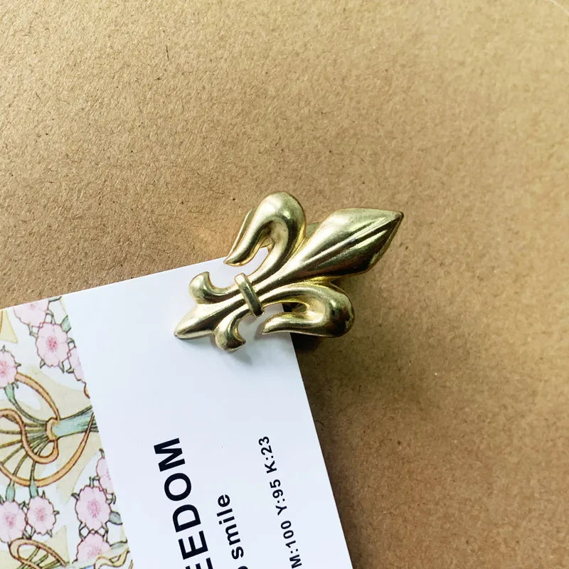 Fromthenon Gold Color Vintage Notebook Clip Hand Shaped Book Clip Metal Gilded Hand Sleeve Book Decoration Storage Clip