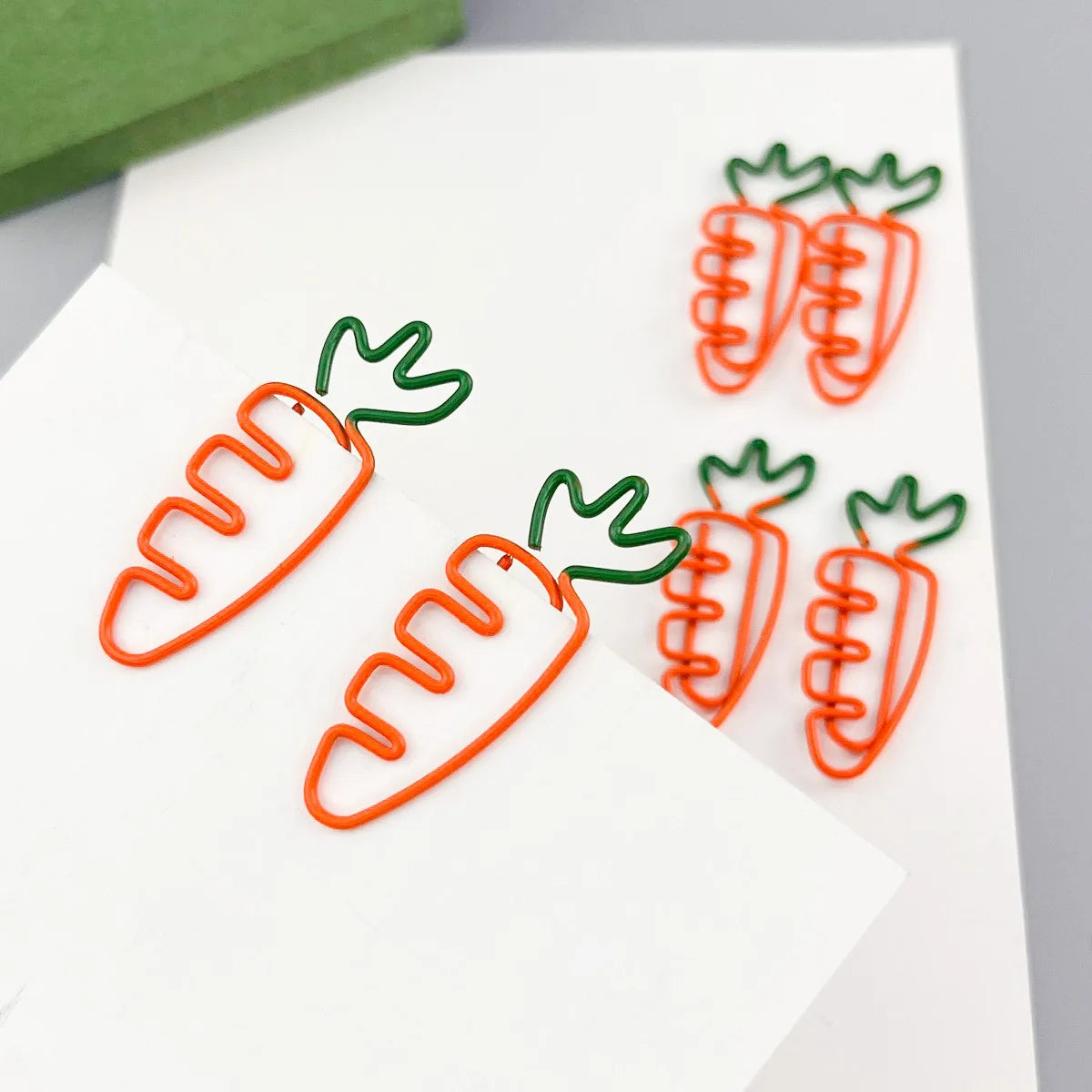 10pcs Funny Carrot Paper Clips Realistic Vegetable Shaped Baked Paint Metal Note Clips Office School Supplies