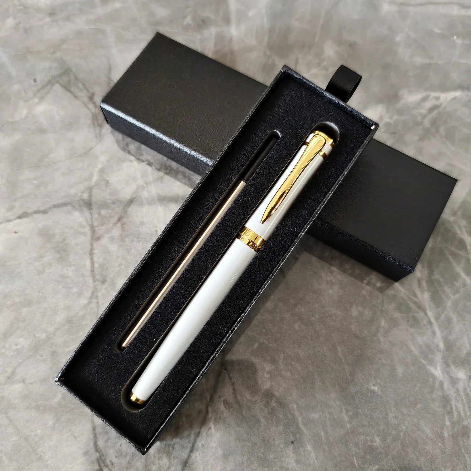 Luxury Metal Ball Point Pen Clip Signature Ballpoint Pens for Business Writing Office Stationery Customized Logo Name Case Gift
