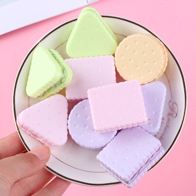 3pcs/lot Creative Fresh and Cute Biscuit Pencil Sharpener Children's Pencil Sharpener Stationery Random Colors