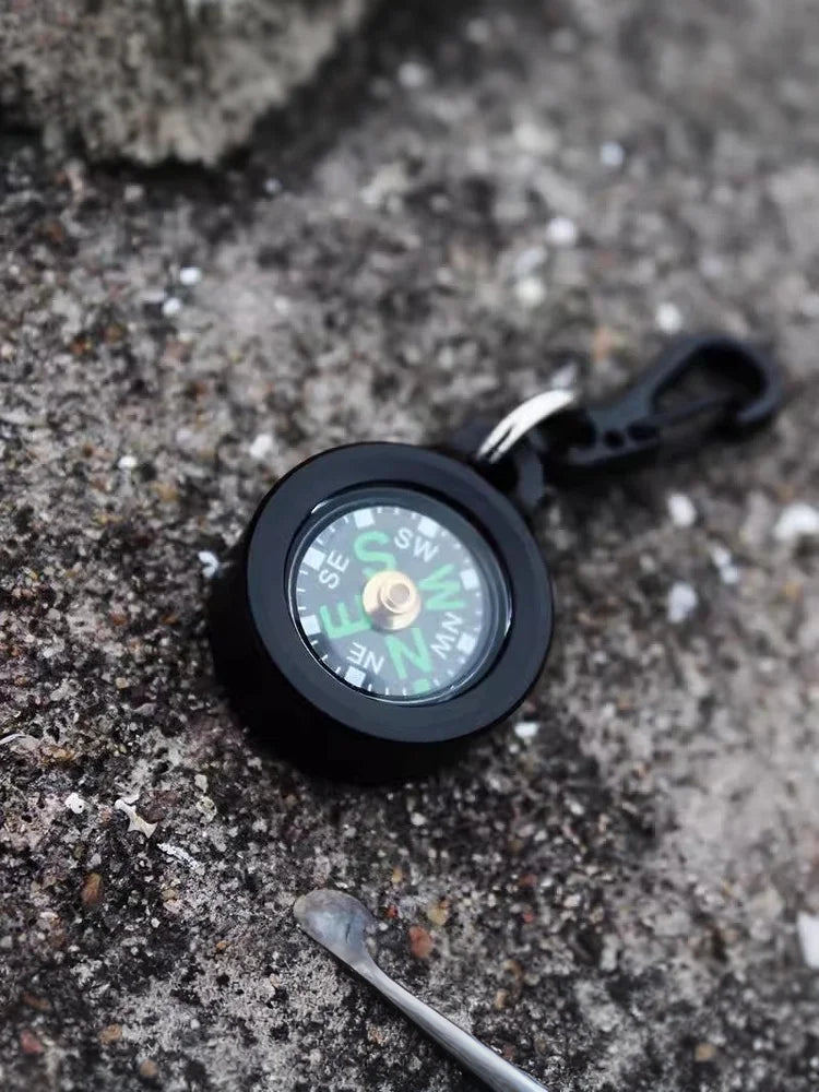 Mini Aluminum Alloy Compass Keychain Pendant Outdoor Hiking Camping Mini Portable Compass Bag Charm