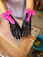 Short latex gloves with color-block design and bowknot