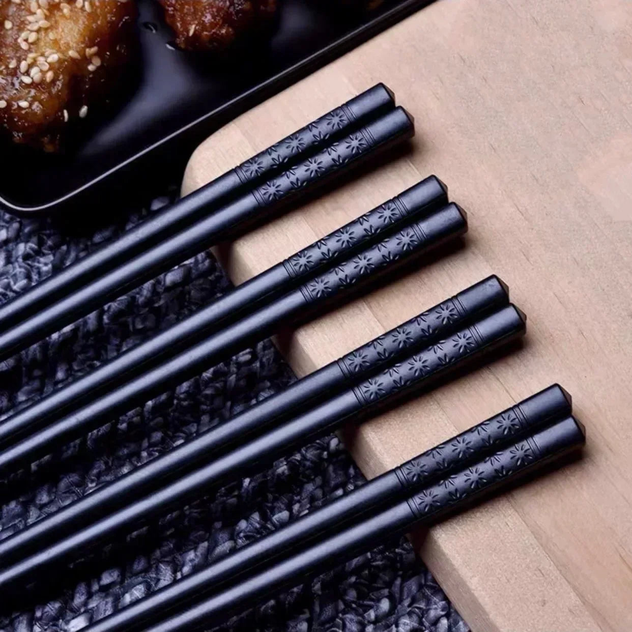 New Reusable Black Chinese Chopsticks Food Sushi Sticks Safe Plastic Food Grade High Temperature Sterilizable Chopsticks
