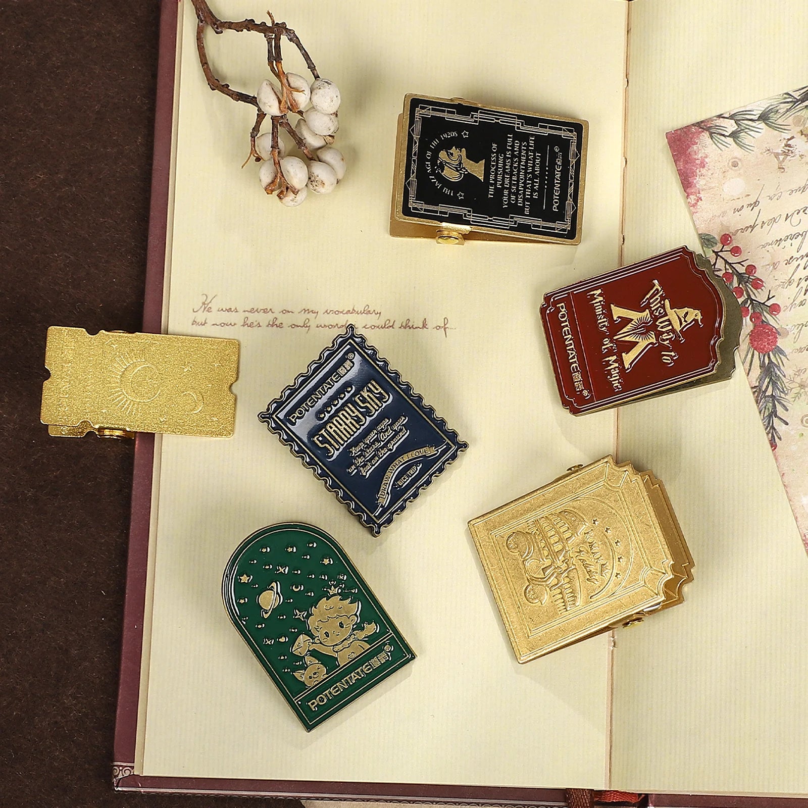 Retro Travel Book Clip Memory Glow Filme Metal Letter Clip Ticket Folder Watercolor Handbook Fixator Portable Art Stationery