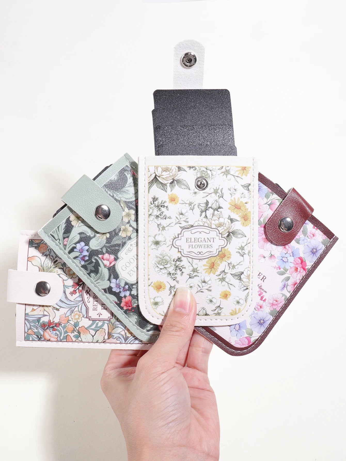 1PC Oil Painting Floral Pattern Card Holder,Pull-Out Multi-Card Slots,Suitable for ID Cards,Bank Cards, Business CardsStorage