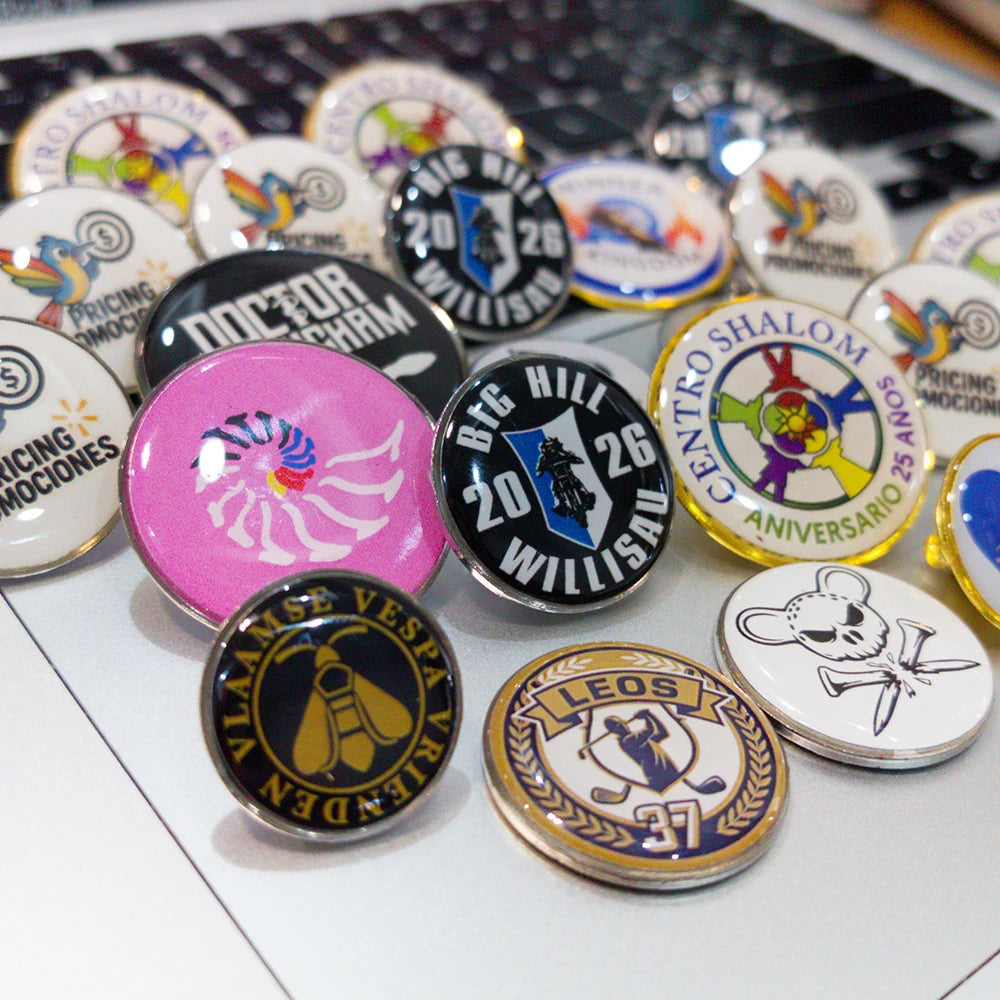 2.5cm Customize Your Photo Pins Brooch Personalized Name Birth Date Lapel Pin Shirt hat Badge Jewelry Best gifts