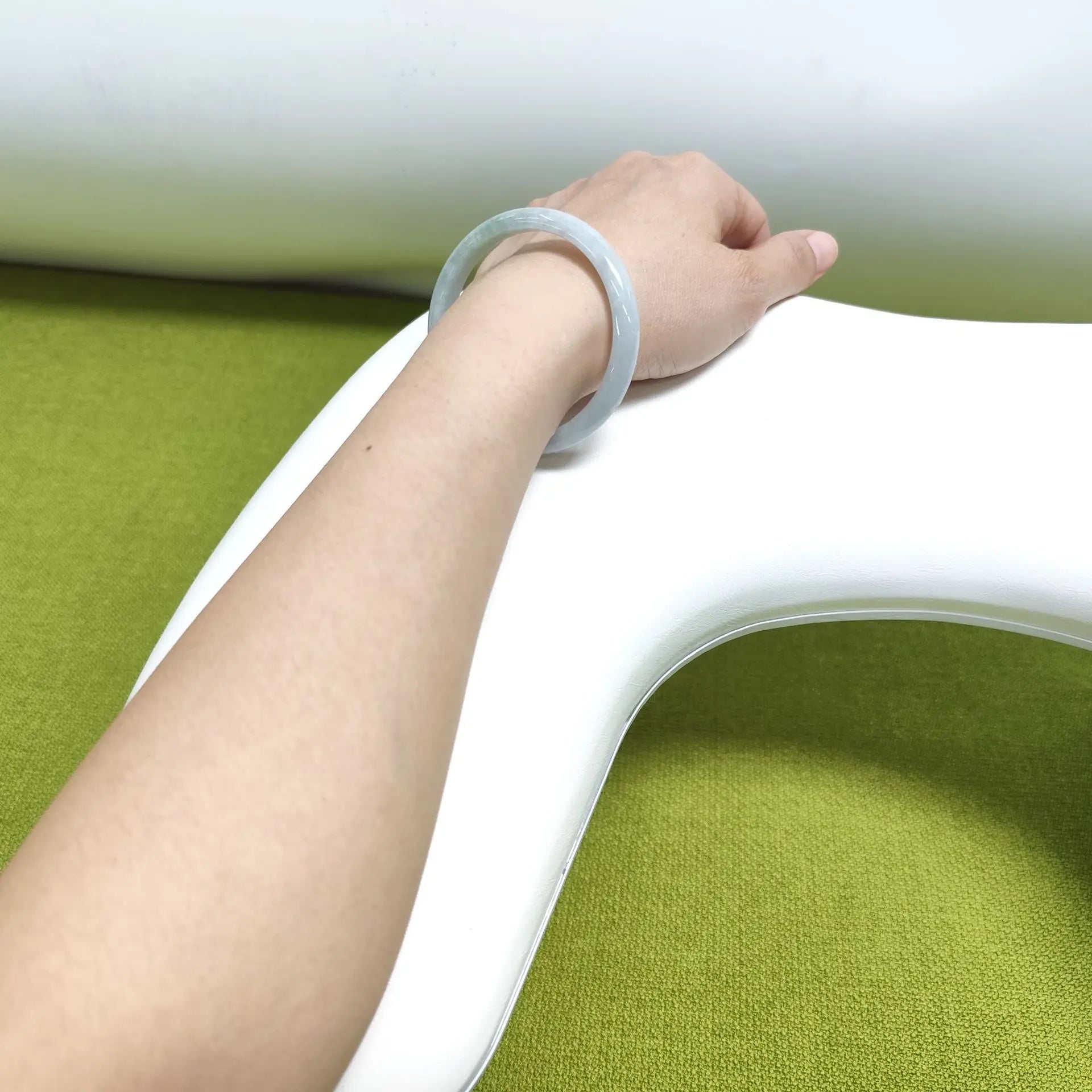 Large Armrest Manicure Pad, Soft Russian Butterfly Hand Pillow, Manicurist's Special Tool