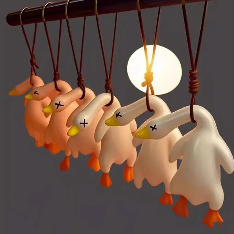 1/2pcs New Color Change Duck Keychain Fashion Funny Goose Pendants for Bag Car Keyrings Cute Cartoon UV Photochromic Key Chains