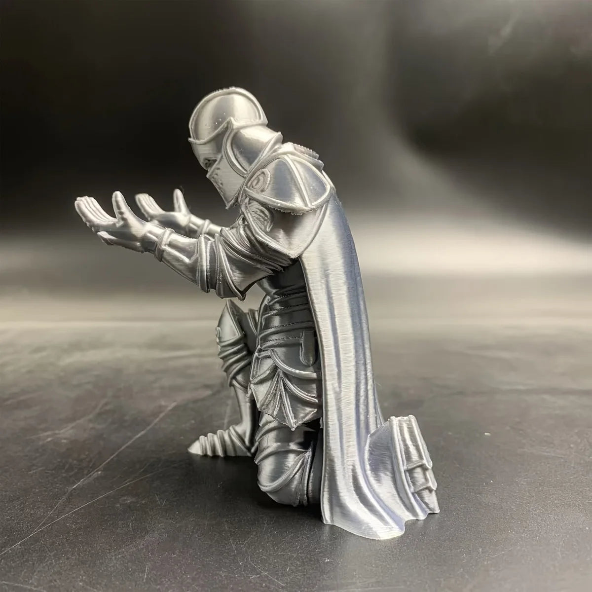 (9*7.6cm) 3D Printed Medieval Knight Pen Holder Black Silver Warrior Statue Desk Organizer Creative Office Decor Stationery Gift