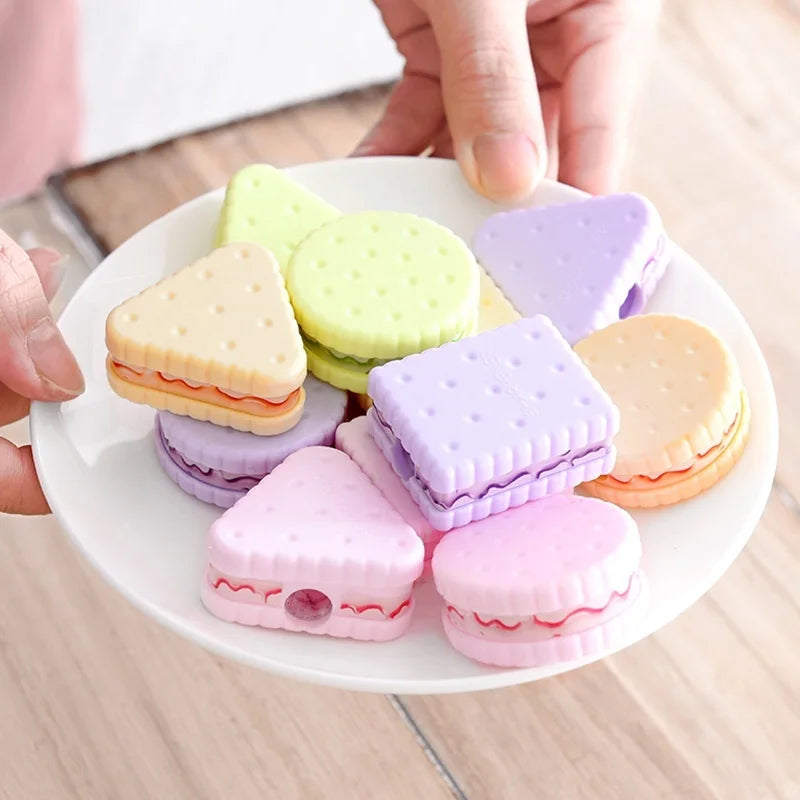 3pcs/lot Creative Fresh and Cute Biscuit Pencil Sharpener Children's Pencil Sharpener Stationery Random Colors