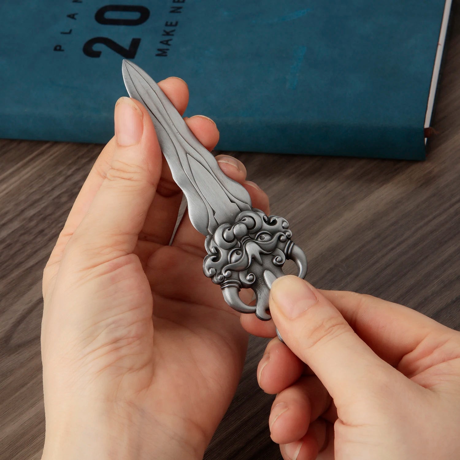 1PCS Retro Sword Letter Opener Zinc Alloy Portalble Utility Knife Cutter Envelope Opener Mail Knife School Office Supplies