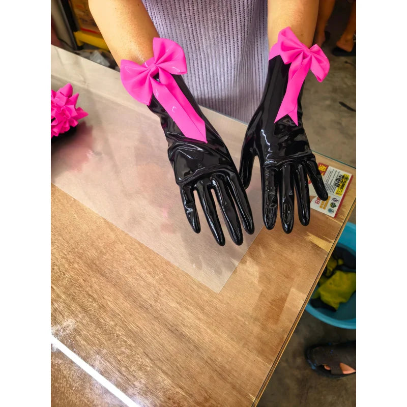 Short latex gloves with color-block design and bowknot