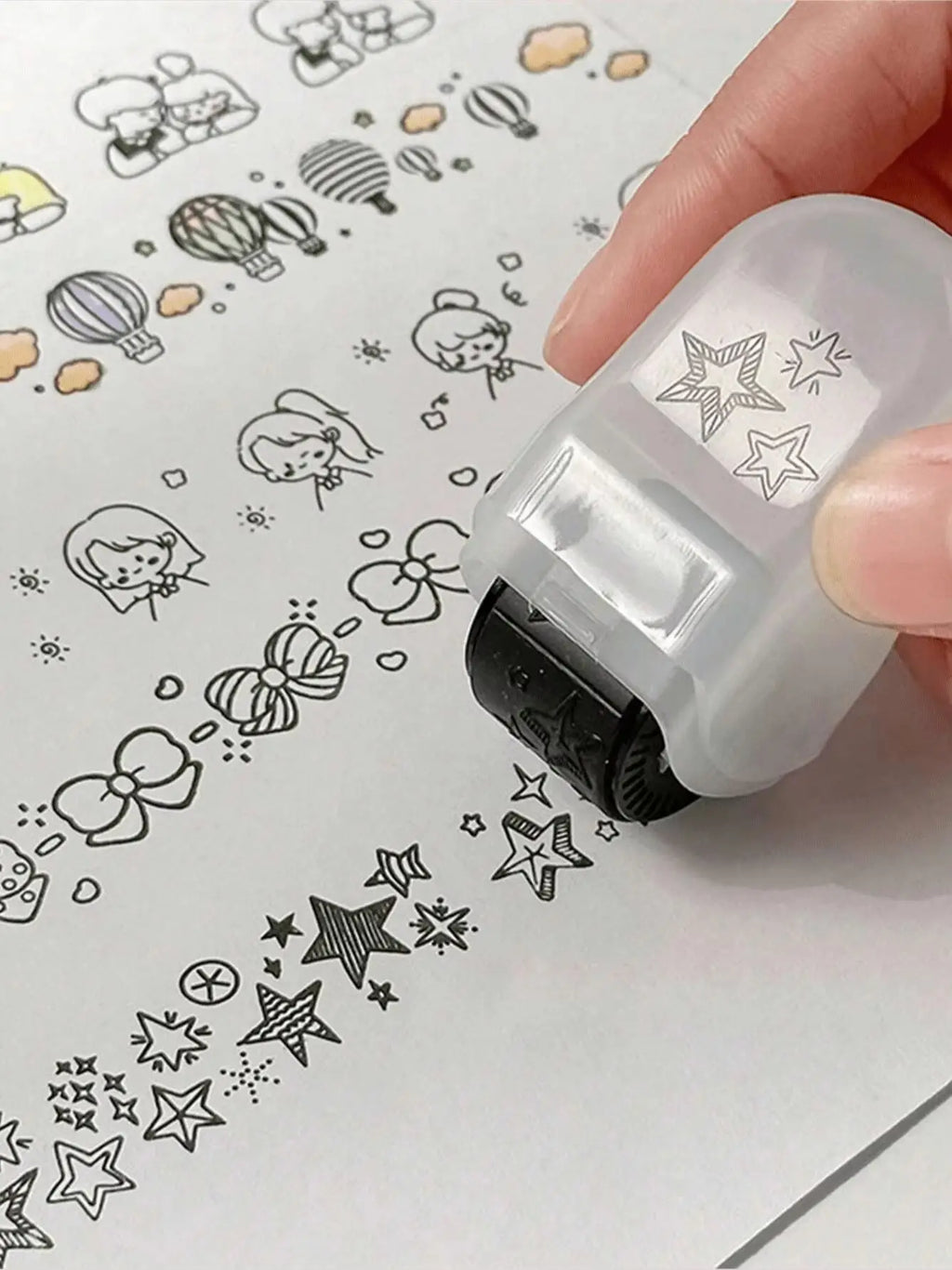 1PC Cartoon Pattern Lace Band Children's Rolling Flower Seal Creative Seal Graffiti Handbook DIY Roller Lace Decoration Band