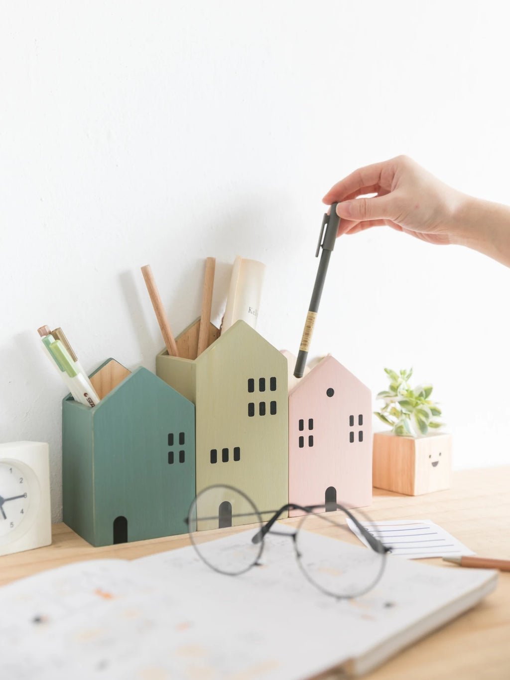 Cartoon House Wooden Pen Holder Pencil Container Makeup Brush Stationery Storage Box Student/ Office Desktop Storage Organiser