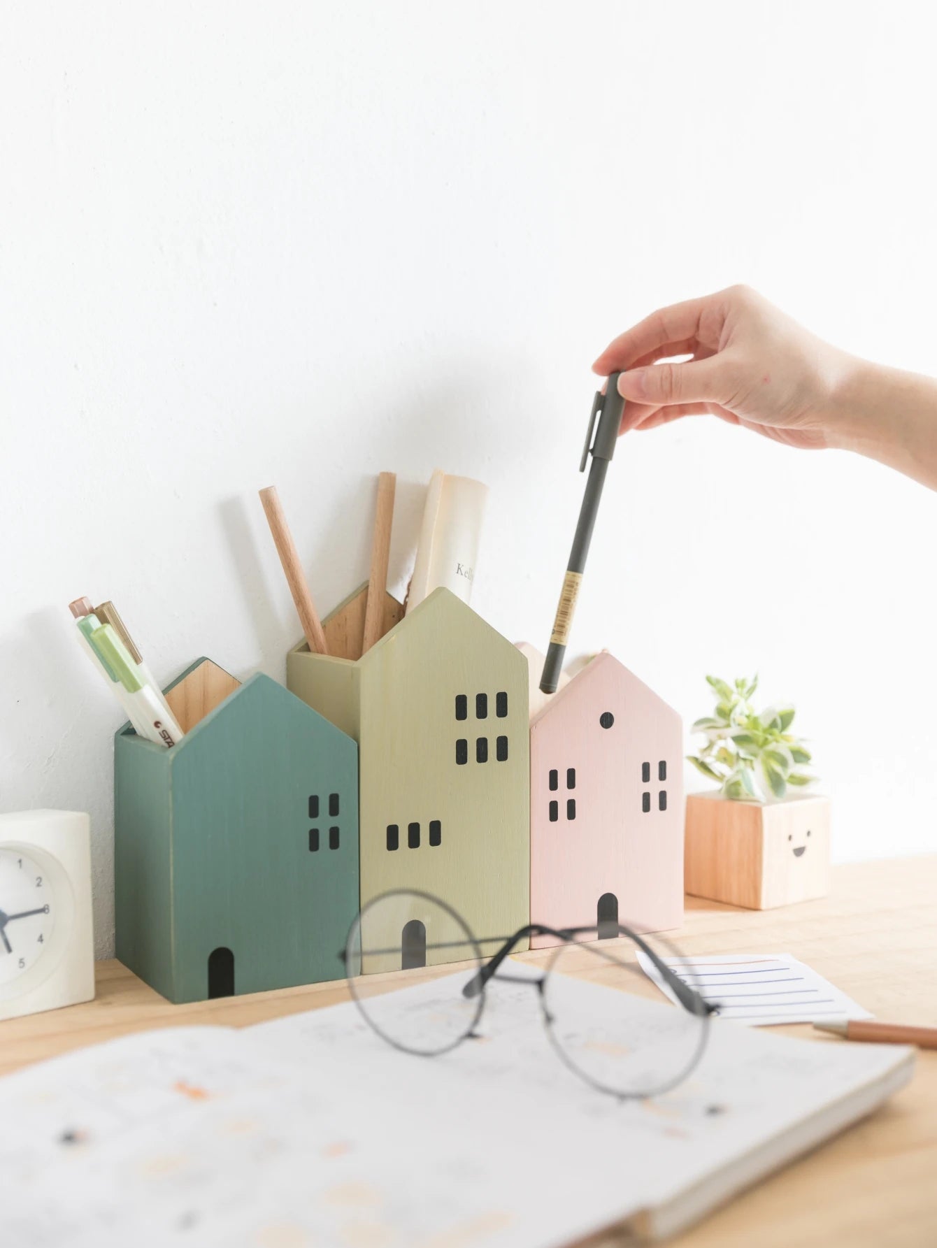 Cartoon House Wooden Pen Holder Pencil Container Makeup Brush Stationery Storage Box Student/ Office Desktop Storage Organiser