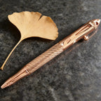 1Pc Brass Pen with a Tungsten Steel Nib, Heavy Metal Feel, Retro Design, Suitable for Business and Office Use, Rotating and Retractable, for Students/Organizations, Holiday Gifts, Valentine's Day, Back-To-School Season, Schoo