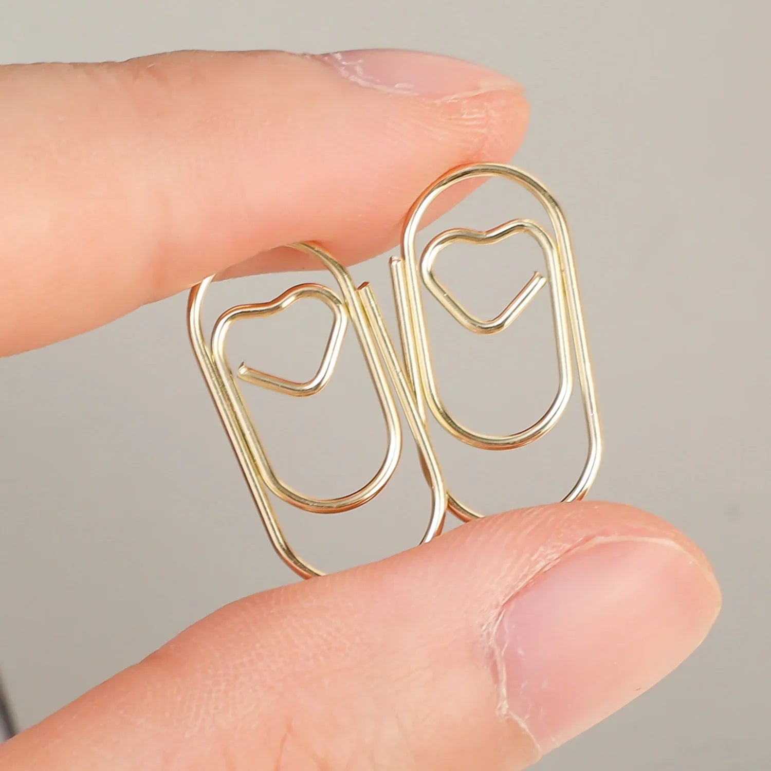 50/100Pcs 20mm Mini Metal Paper Clip Gold Heart Shape Clip Bookmark Binder Invoice PaperClips Office Supplies Student stationery