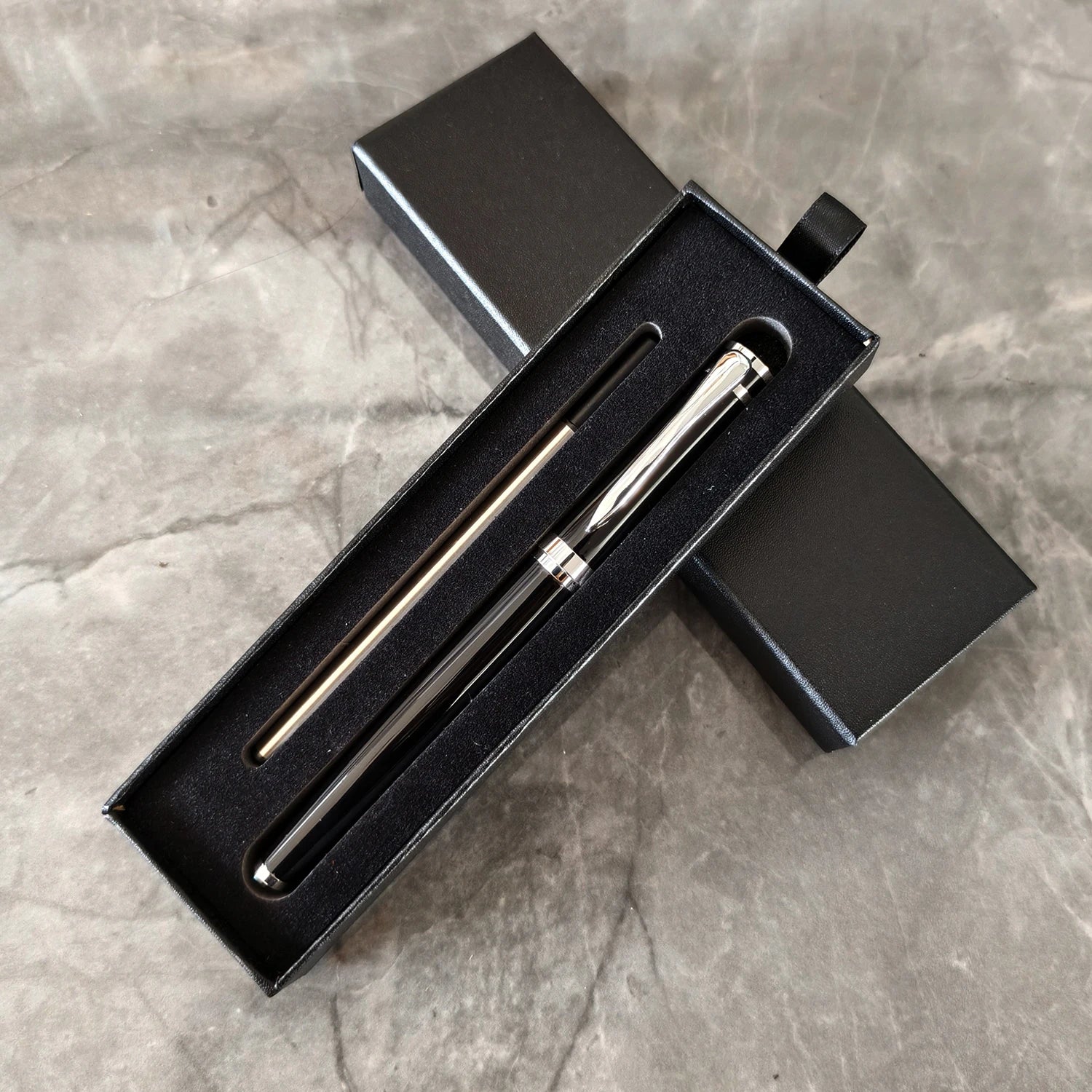 Luxury Metal Ball Point Pen Clip Signature Ballpoint Pens for Business Writing Office Stationery Customized Logo Name Case Gift
