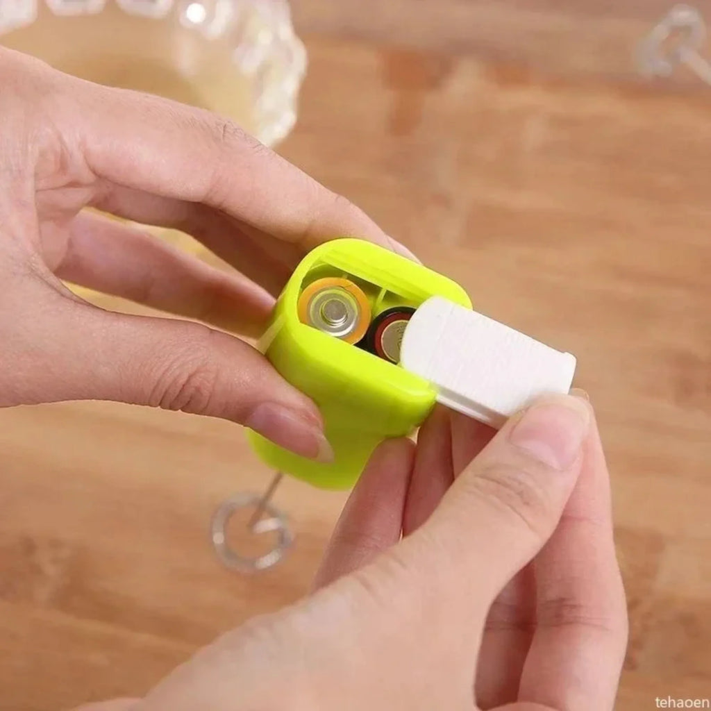 Handheld Electric Egg Beater Mini Battery Powered Milk Frother Coffee Drink Mixer Milk Foamer Kitchen Tools