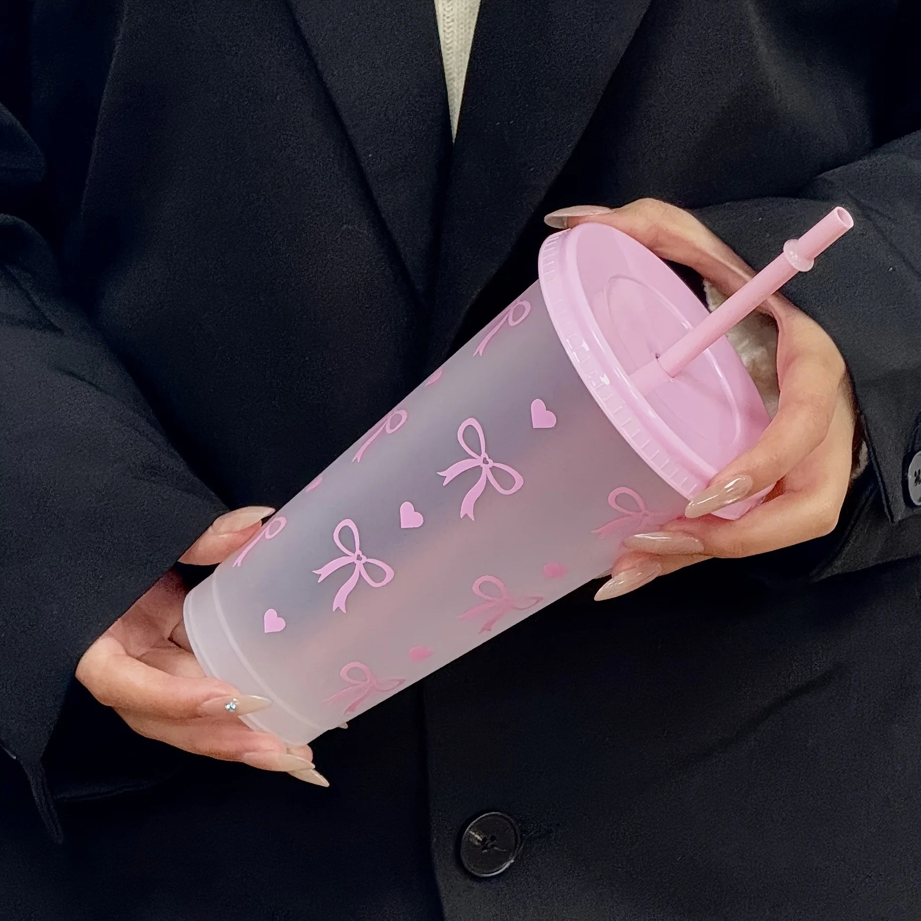 2/20pcs 24oz Reusable Party Cups with Straw & Lid Cute Bow Plastic Tumblers for Cold Drinks Home Office Outdoor Use Summer Gift
