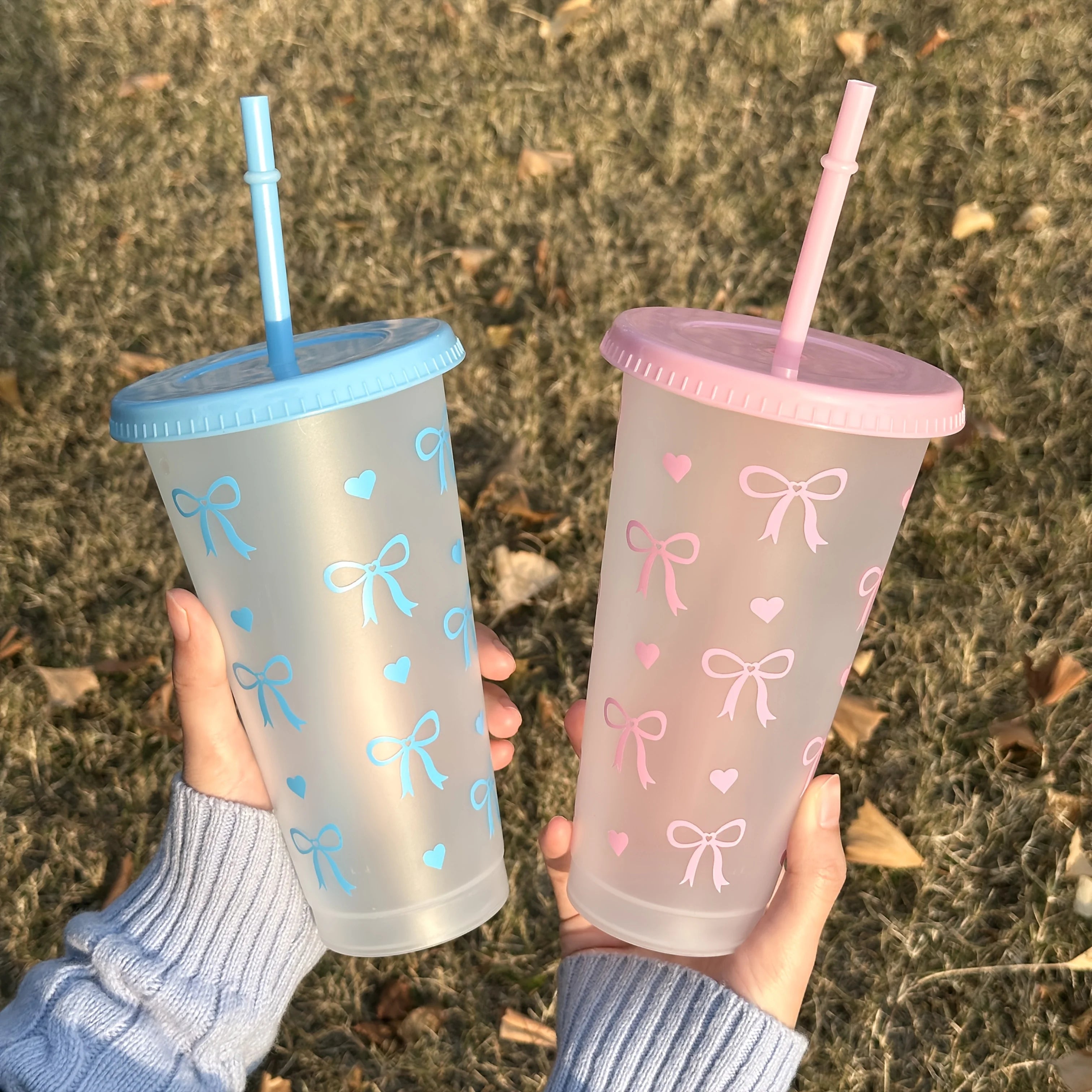 2/20pcs 24oz Reusable Party Cups with Straw & Lid Cute Bow Plastic Tumblers for Cold Drinks Home Office Outdoor Use Summer Gift