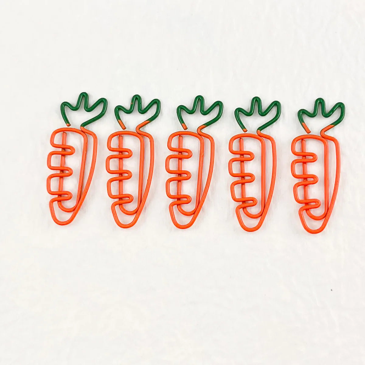 10pcs Funny Carrot Paper Clips Realistic Vegetable Shaped Baked Paint Metal Note Clips Office School Supplies