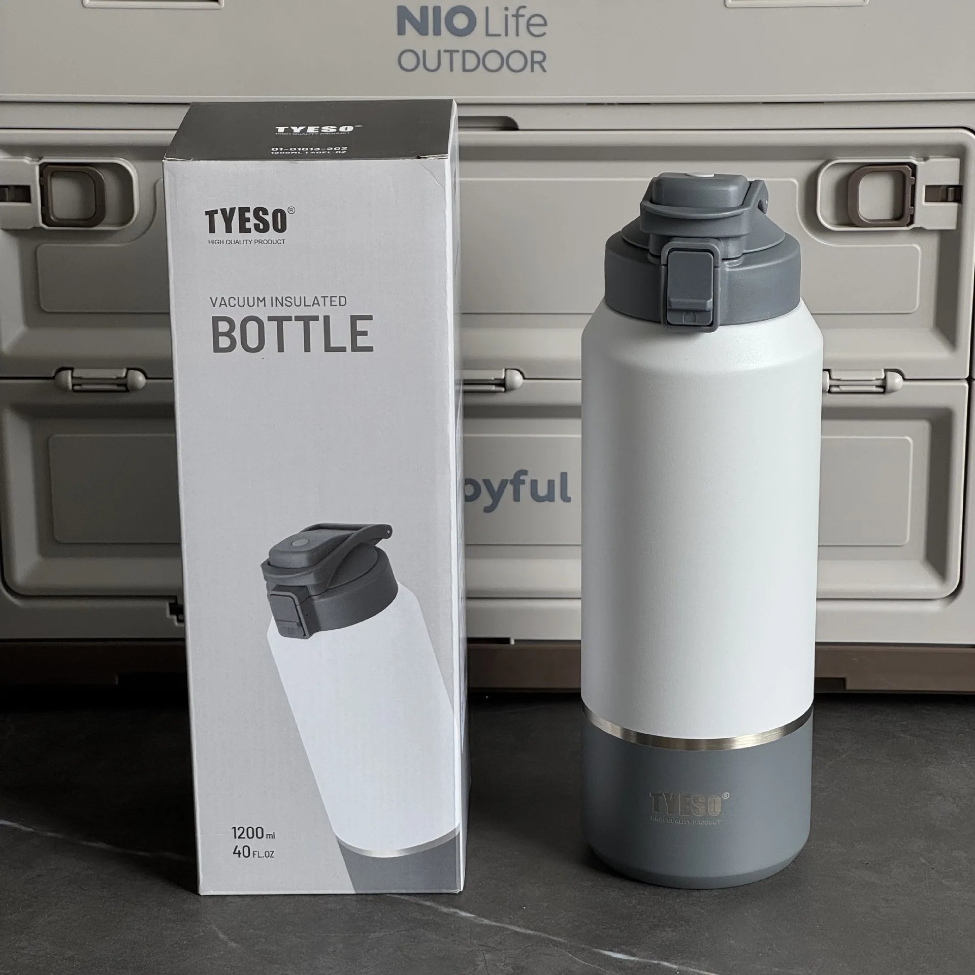 TYESO stainless steel portable sports kettle 2000ml large capacity insulated cup Outdoor portable direct drinking cup