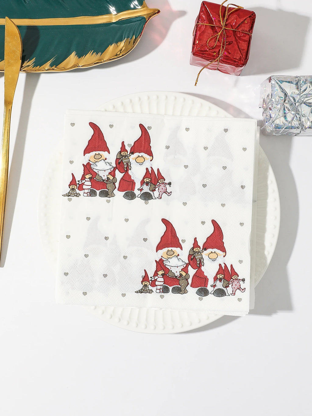 Christmas Party Napkins Disposable Dinner Serviettes Santa Claus Christmas Tree Gifts Flower Element Style Art Decoupage Napkins