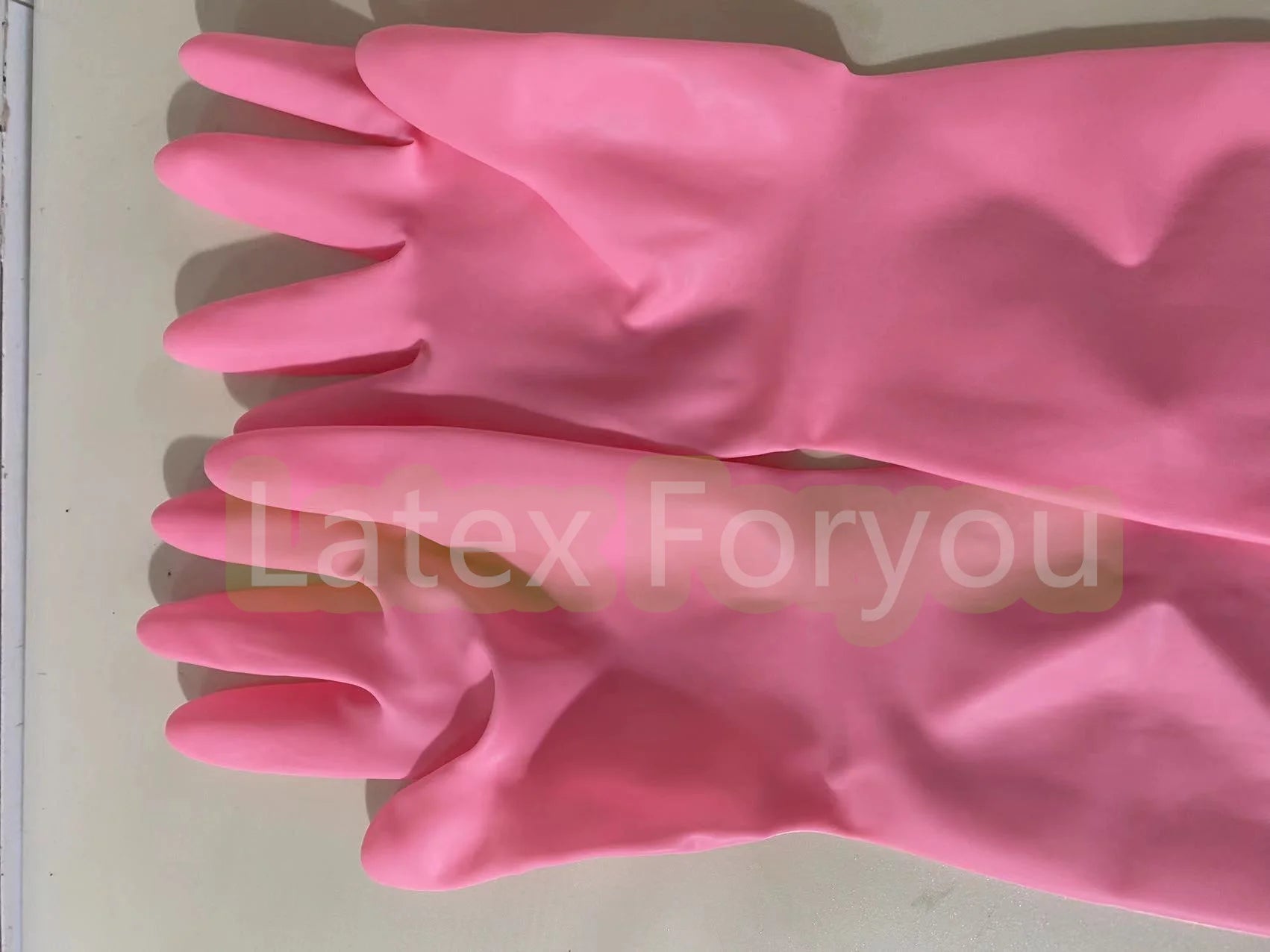 Free Shipping 100% Natural Latex Unisex Classic Flash Red Short Latex Gloves Slim Finger Hand Finger Gloves Seamless