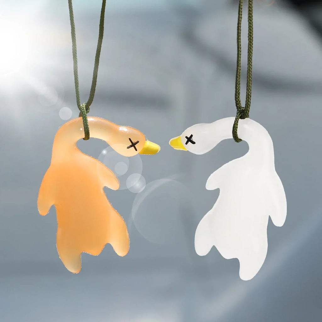 1/2pcs New Color Change Duck Keychain Fashion Funny Goose Pendants for Bag Car Keyrings Cute Cartoon UV Photochromic Key Chains