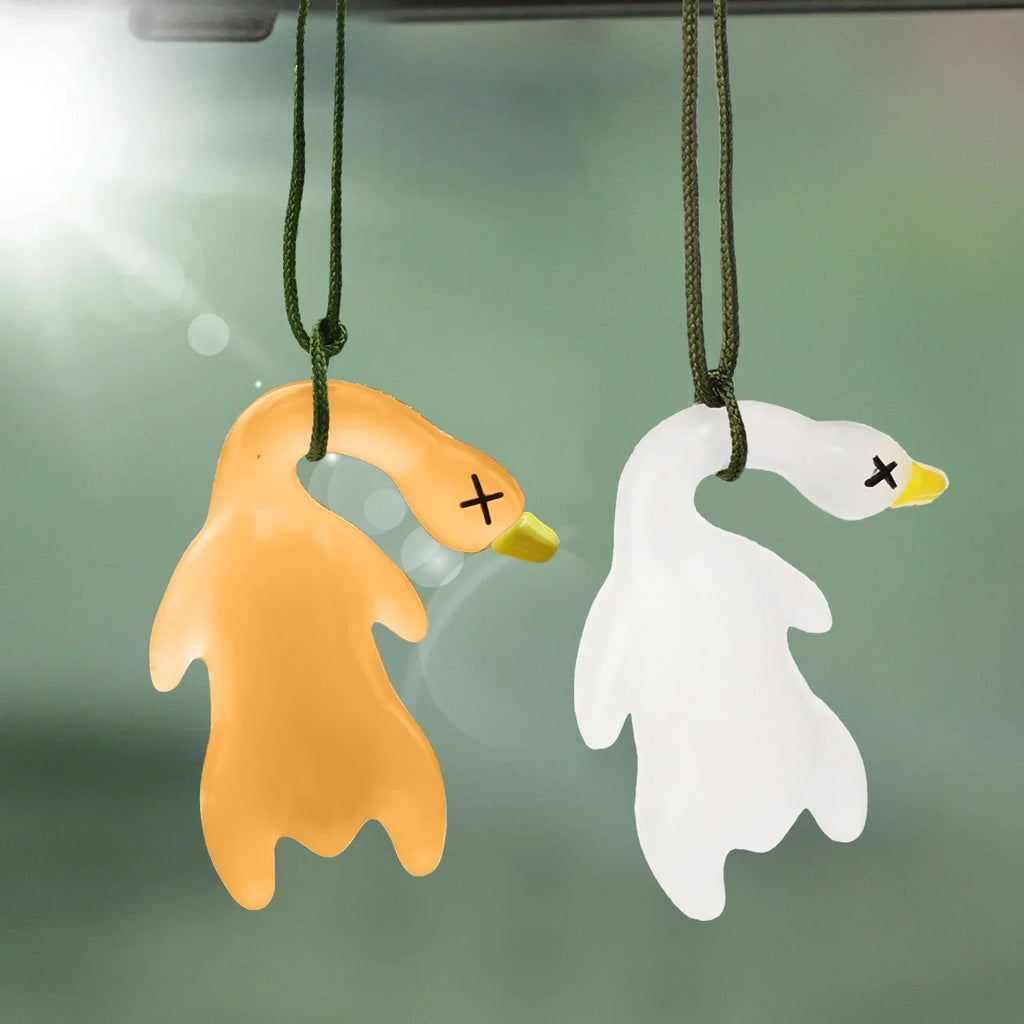 1/2pcs New Color Change Duck Keychain Fashion Funny Goose Pendants for Bag Car Keyrings Cute Cartoon UV Photochromic Key Chains