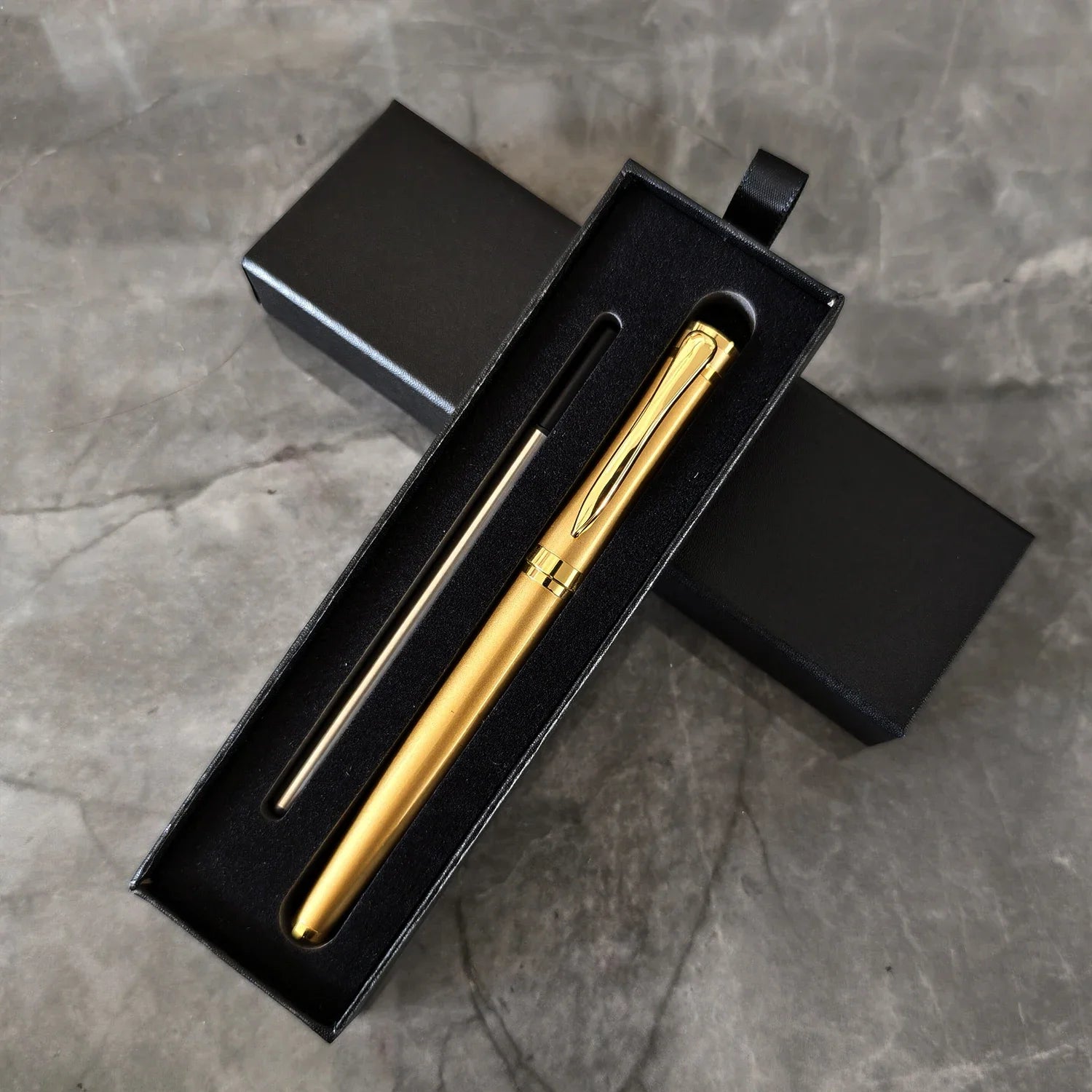 Luxury Metal Ball Point Pen Clip Signature Ballpoint Pens for Business Writing Office Stationery Customized Logo Name Case Gift